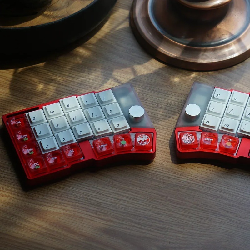 Cornix Split Mechanical Keyboa - огляд і ціна Desk Setup Programmer