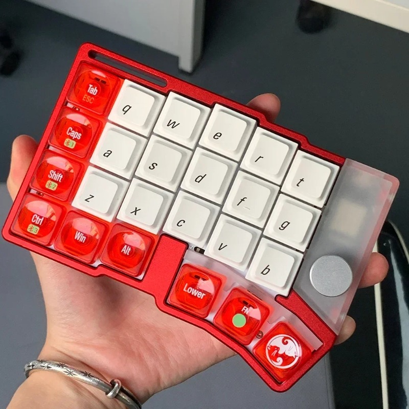 Cornix Split Mechanical Keyboa - огляд і ціна Desk Setup Programmer