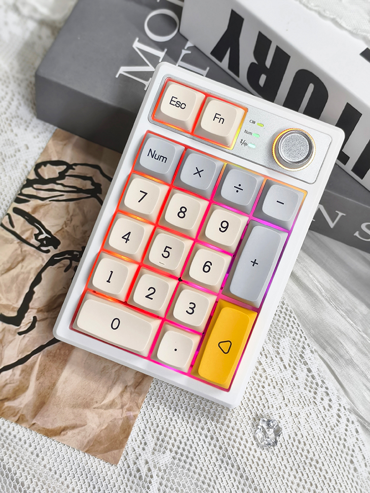 Tri modes Bluetooth KEYCOOL pr - огляд і ціна Desk Setup Programmer