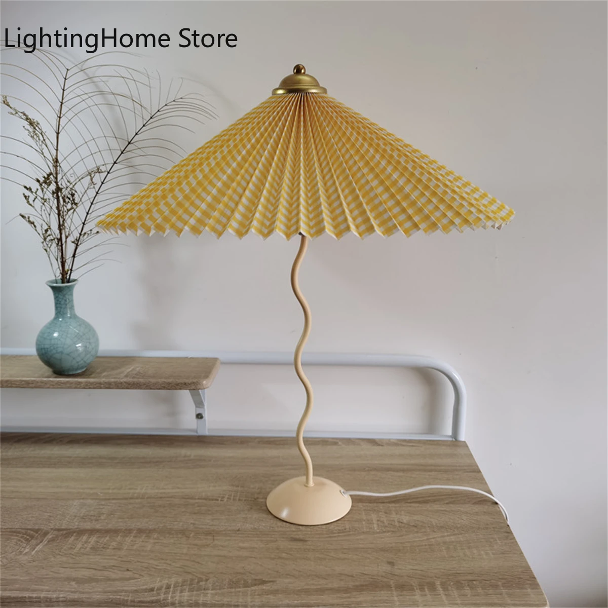 Table Lamp ins Retro Pleated U - огляд і ціна Desk Setup Vintage